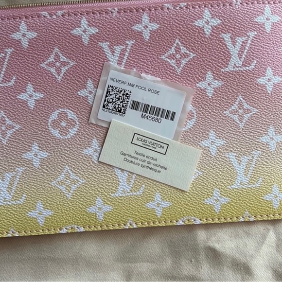 🔅❕TRADED❕🔅Louis Vuitton Neverfull Pouch By the Pool Light Pink & Yellow - Picture 3 of 9
